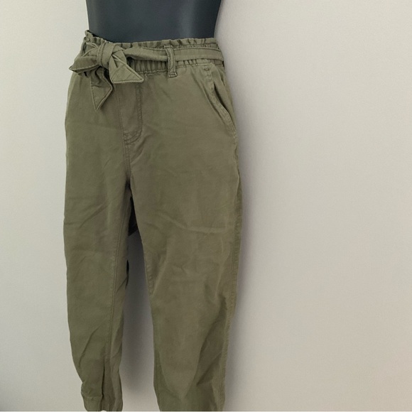 Levi’s army green cropped pants - Picture 4 of 9